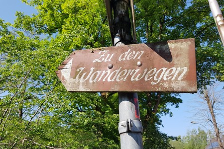 Holzschild Wanderwege &ndash; (16.05.2020, S. Dassler &copy;&nbsp;VGN GmbH)