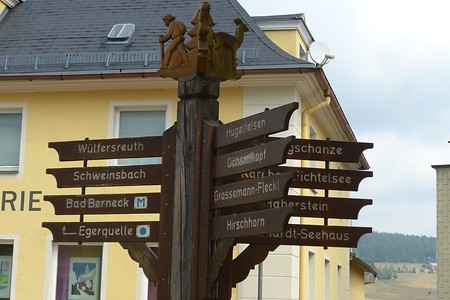 Holzwegweiser Bischofsgrün &ndash; (14.10.2018, G. Härer &copy;&nbsp;VGN GmbH)