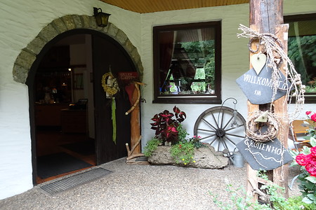 Grottenhof Eingang &ndash; (10.08.2018, VGN S.Daßler &copy;&nbsp;VGN GmbH)