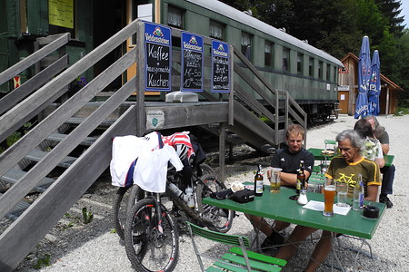 Radler am Rastwaggon &ndash; (VGN &copy;&nbsp;VGN GmbH)