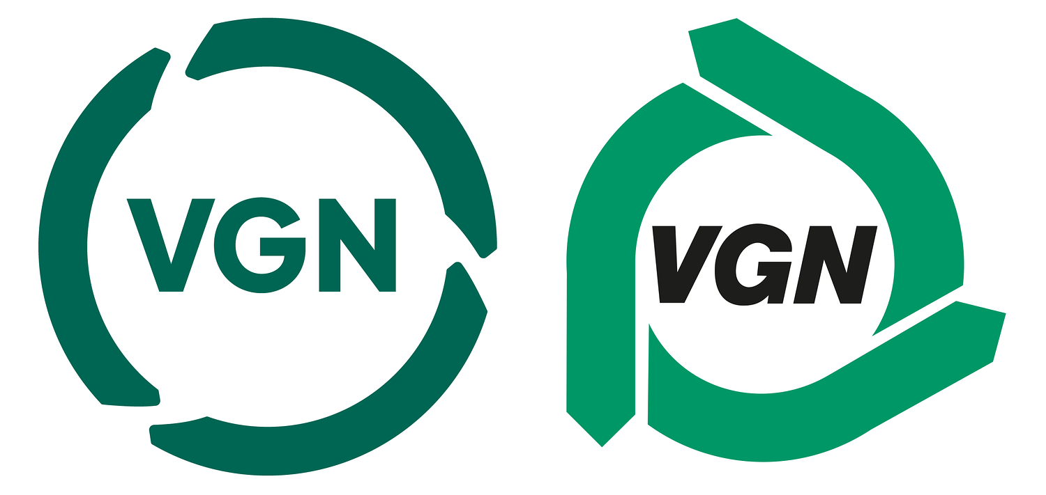 Das Logo des Verkehrsverbund Großraum Nürnberg &ndash; Sowohl das neue, aber auch das alte Logo an Fahrzeugen und Haltestellen im VGN-Gebiet zu finden.  (&copy;&nbsp;VGN GmbH)