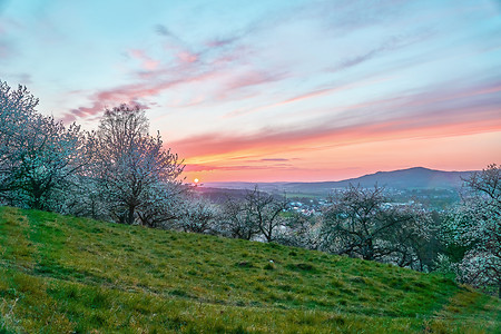 Abenddämmerung &ndash; (10.04.2020, U. Büscher &copy;&nbsp;VGN GmbH)