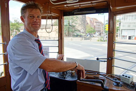 Fahrer der historischen Straßenbahn &ndash; (VGN &copy;&nbsp;VGN GmbH)