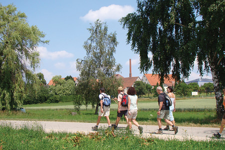 Reichelshofen, im Hintergrund die Landwehr-Bräu &ndash; (VGN &copy;&nbsp;VGN GmbH)