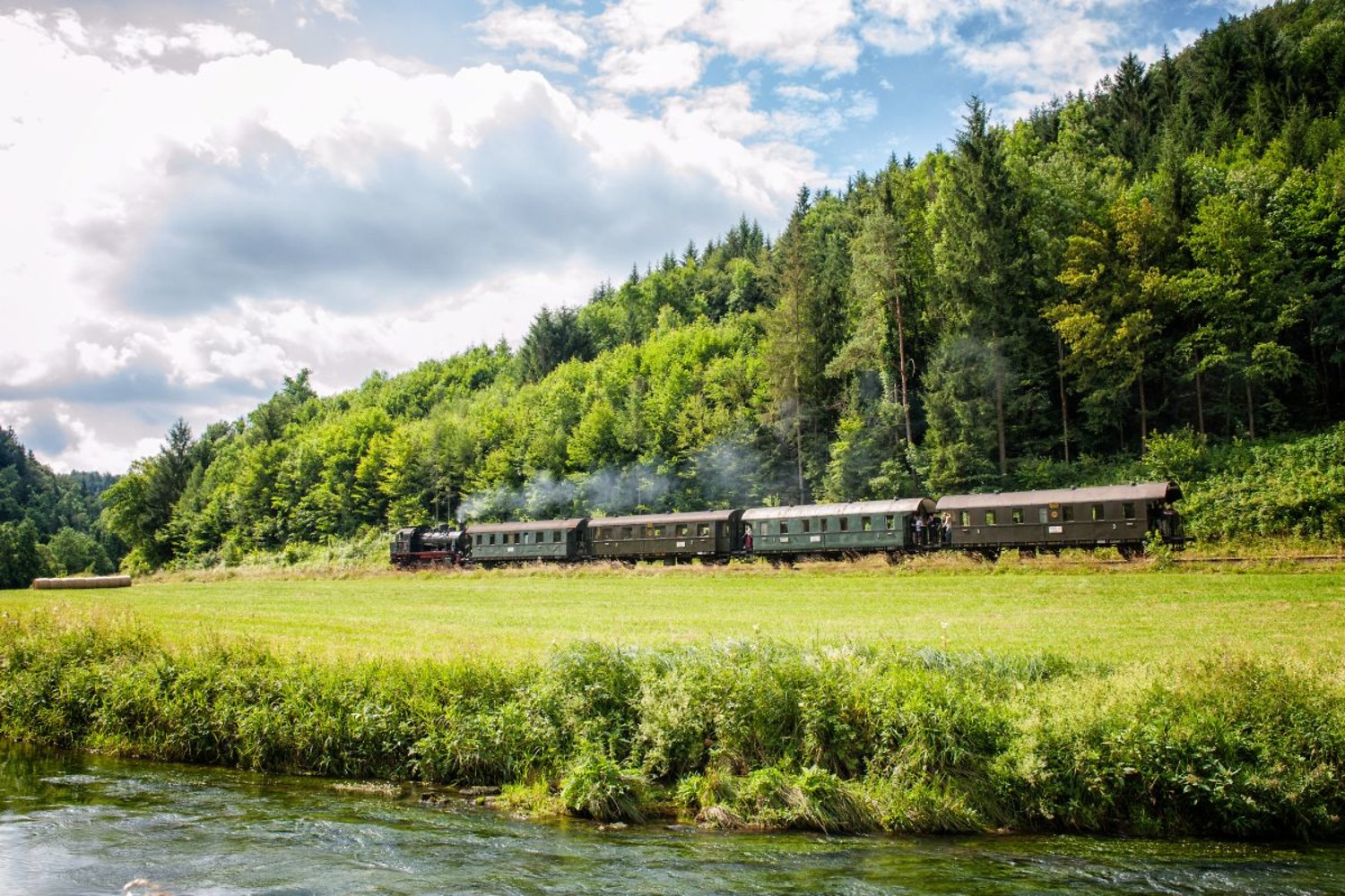 Dampfban bei Behringersmühle &ndash;  (Florian Trykowski &copy;&nbsp;TZ Fränkische Schweiz)