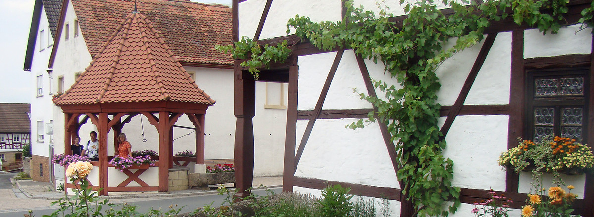 Pinzberg Wegbrunnen und Alte Schmiede &ndash;  (VGN &copy;&nbsp;VGN GmbH)