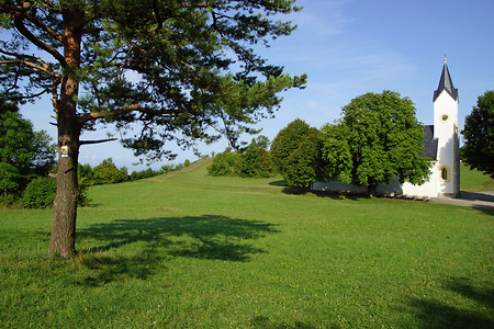 Adelgundiskapelle auf dem Staffelberg &ndash; Im Mittelalter wurde auf dem Staffelberg eine der heiligen Adelgundis geweihte Kapelle erbaut (Quelle: franken-wiki.de) (06.08.2014, VGN &copy;&nbsp;VGN GmbH)