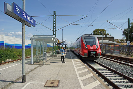 Bad Staffelstein, Bahnhof &ndash; Regionalbahn R2 Richtung Bamberg (06.08.2014, VGN &copy;&nbsp;VGN GmbH)