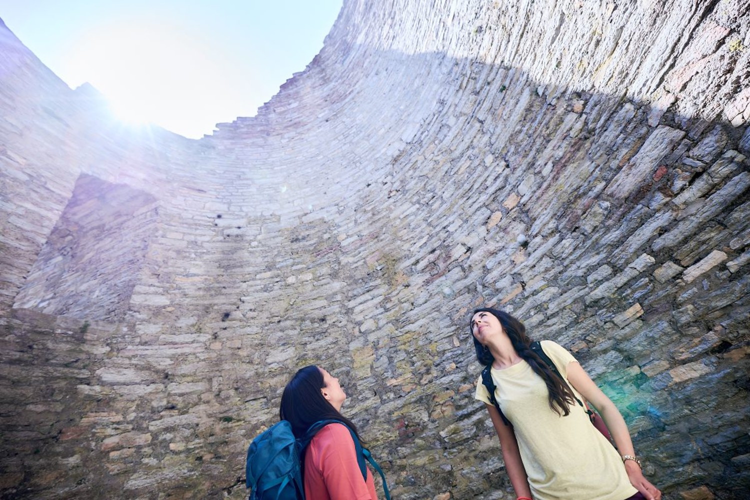 Licht und Schatten inmitten bewegter Historie: Burgruine Nordeck. &ndash;  (&copy;&nbsp;VGN/A. Gaspar-Klein)