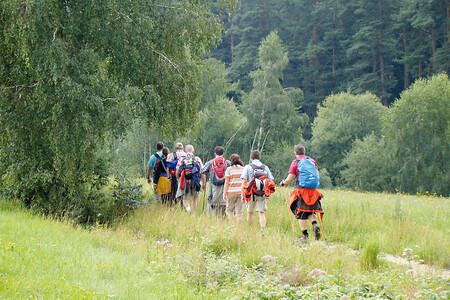 Wandergruppe auf der alten Bahnstrasse &ndash; (VGN &copy;&nbsp;VGN GmbH und Stadt Auerbach)