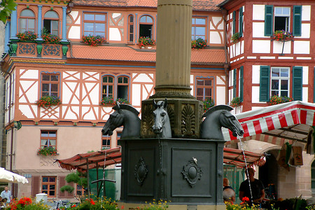 Pferdebrunnen &ndash; (04.02.2016, VGN &copy;&nbsp;VGN GmbH)