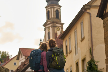 Im Dorf &ndash; (01.08.2021, U. Buescher &copy;&nbsp;VGN GmbH)