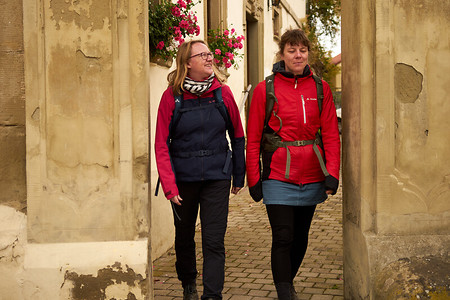 2 Wanderinnen &ndash; (01.08.2021, U. Buescher &copy;&nbsp;VGN GmbH)