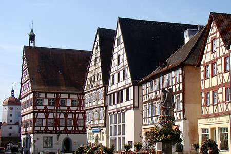 Marktplatz in Oettingen i. Bay. &ndash; (VGN &copy;&nbsp;VGN GmbH)
