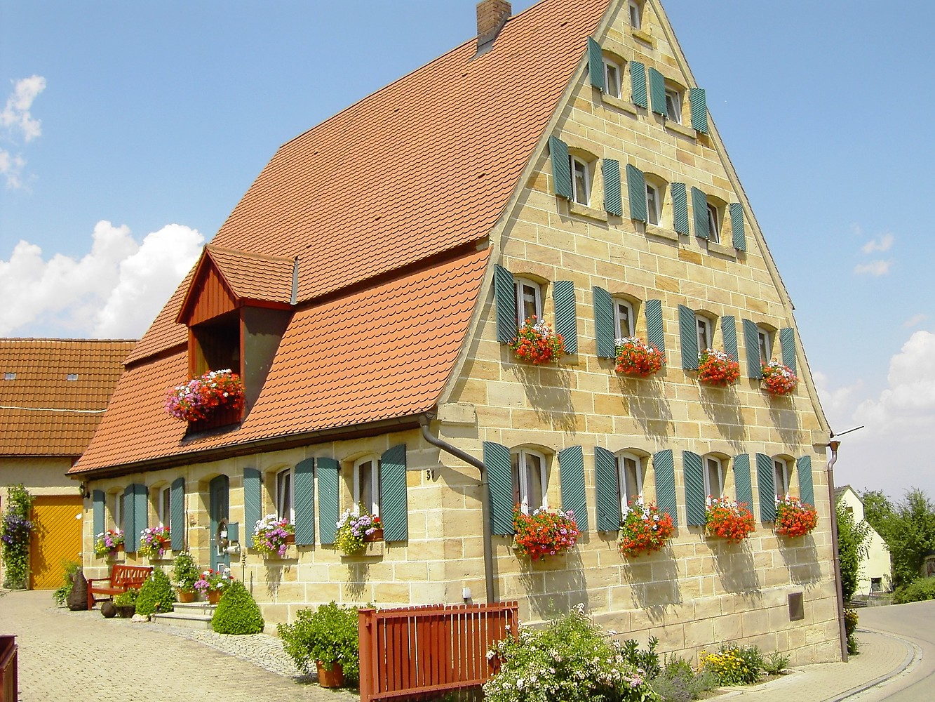 Stirn Sandsteinhaus &ndash;  (09.02.2018, VGN &copy;&nbsp;VGN GmbH)