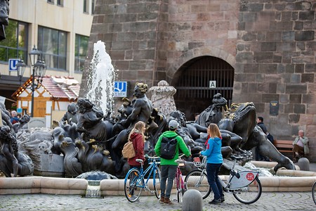 Radler am Ehekarusell &ndash; (11.10.2019, Sam Z. Fotografie &copy;&nbsp;VAG)