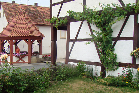 Pinzberg Wegbrunnen und Alte Schmiede &ndash; (VGN &copy;&nbsp;VGN GmbH)