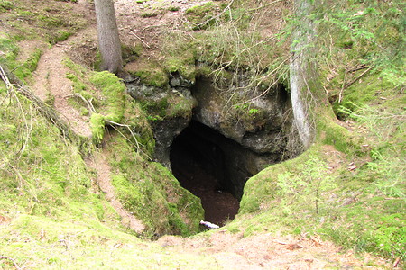 Eislöcher &ndash; (01.05.2016, VGN &copy;&nbsp;VGN GmbH)