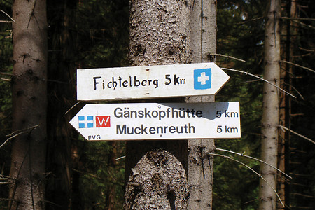 Wegezeichen des Fichtelgebirgsvereins &ndash; (25.05.2010, VGN &copy;&nbsp;VGN GmbH)