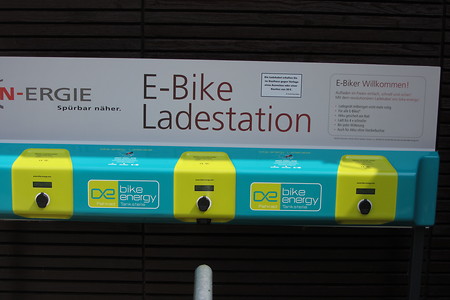 E-Bike Ladestation &ndash; (09.06.2016, VGN &copy;&nbsp;VGN GmbH)