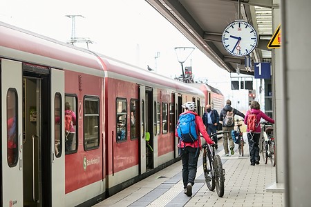 Bahnsteig &ndash; (10.10.2020, Andrea Gaspar-Klein &copy;&nbsp;VGN GmbH)