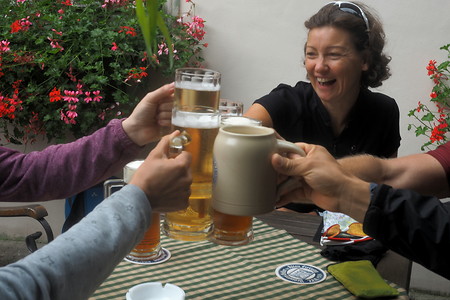 Anstoßen &ndash; (10.08.2019, U. Buescher &copy;&nbsp;VGN GmbH)