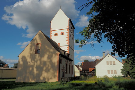 Kirche im Dorf &ndash; (10.08.2019, U. Buescher &copy;&nbsp;VGN GmbH)