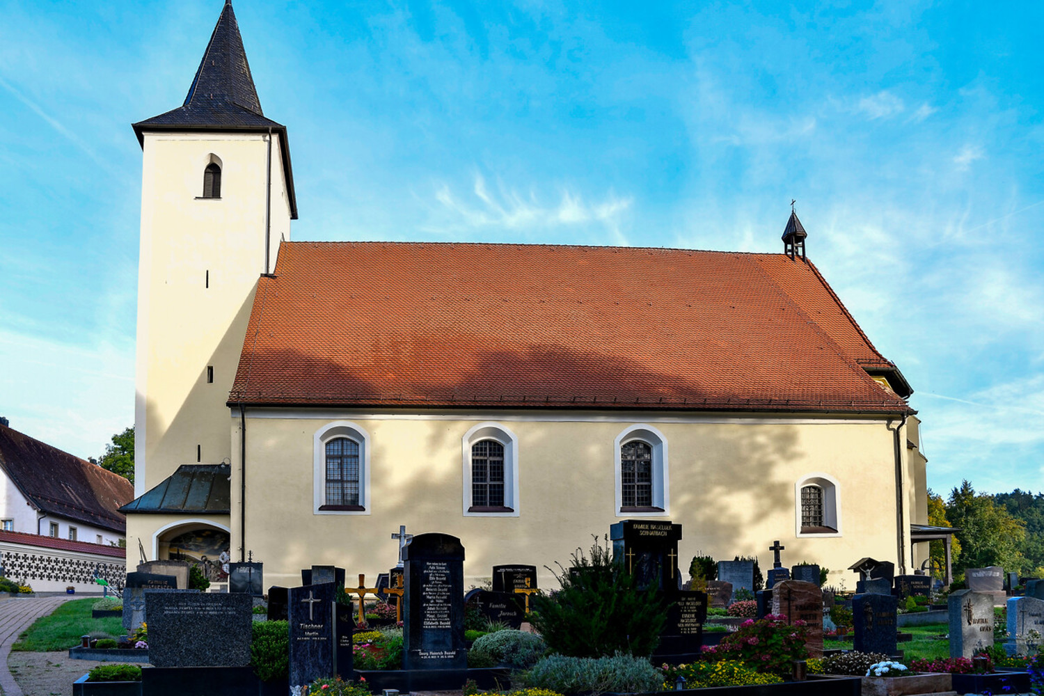 Kirche am Bühl &ndash;  (05.10.2022, VGN &copy;&nbsp;VGN GmbH)