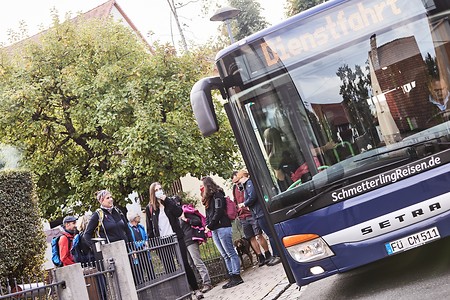 Anfahrt mit Bus &ndash; (03.10.2020, Andrea Gaspar-Klein &copy;&nbsp;VGN GmbH)