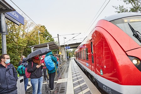 Abreise mit Zug &ndash; (03.10.2020, Andrea Gaspar-Klein &copy;&nbsp;VGN GmbH)