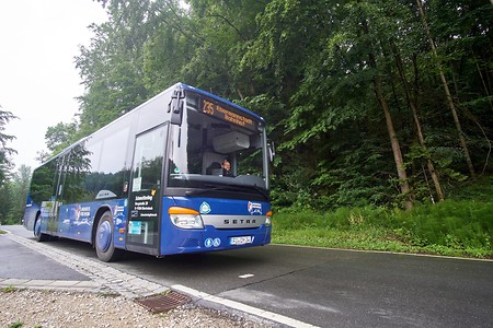 Bus Linie 235 &ndash; (10.04.2020, U. Büscher &copy;&nbsp;VGN GmbH)