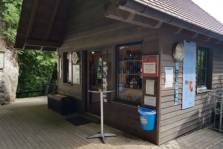 Kassenhäuschen Binghöhle &ndash; (28.08.2019, S. Dassler &copy;&nbsp;VGN GmbH)