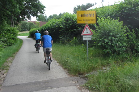 Einfahrt Henfenfeld &ndash; (29.06.2016, schreibwerk &copy;&nbsp;schreibwerk)