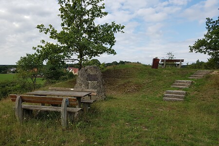 Rastbank mit Ausblick &ndash; (14.08.2019, S. Dassler &copy;&nbsp;VGN GmbH)