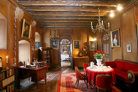 Roter Salon &ndash; (16.11.2011, Freiherr von Wintzingerodesche Burgverwaltung &copy;&nbsp;Freiherr von Wintzingerodesche Burgverwaltung)