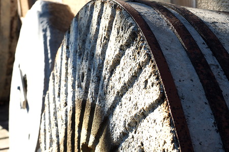 Alter Schleifstein &ndash; (04.09.2019, U. Buescher &copy;&nbsp;VGN GmbH)