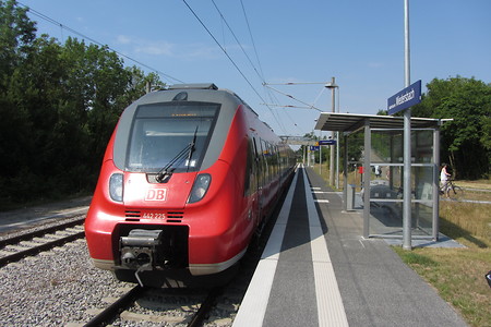 Bahnhof mit S4 &ndash; (20.02.2019, R. Rück &copy;&nbsp;schreibwerk)