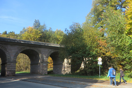 Durch die Bahntrasse &ndash; (02.11.2016, VGN &copy;&nbsp;VGN GmbH)